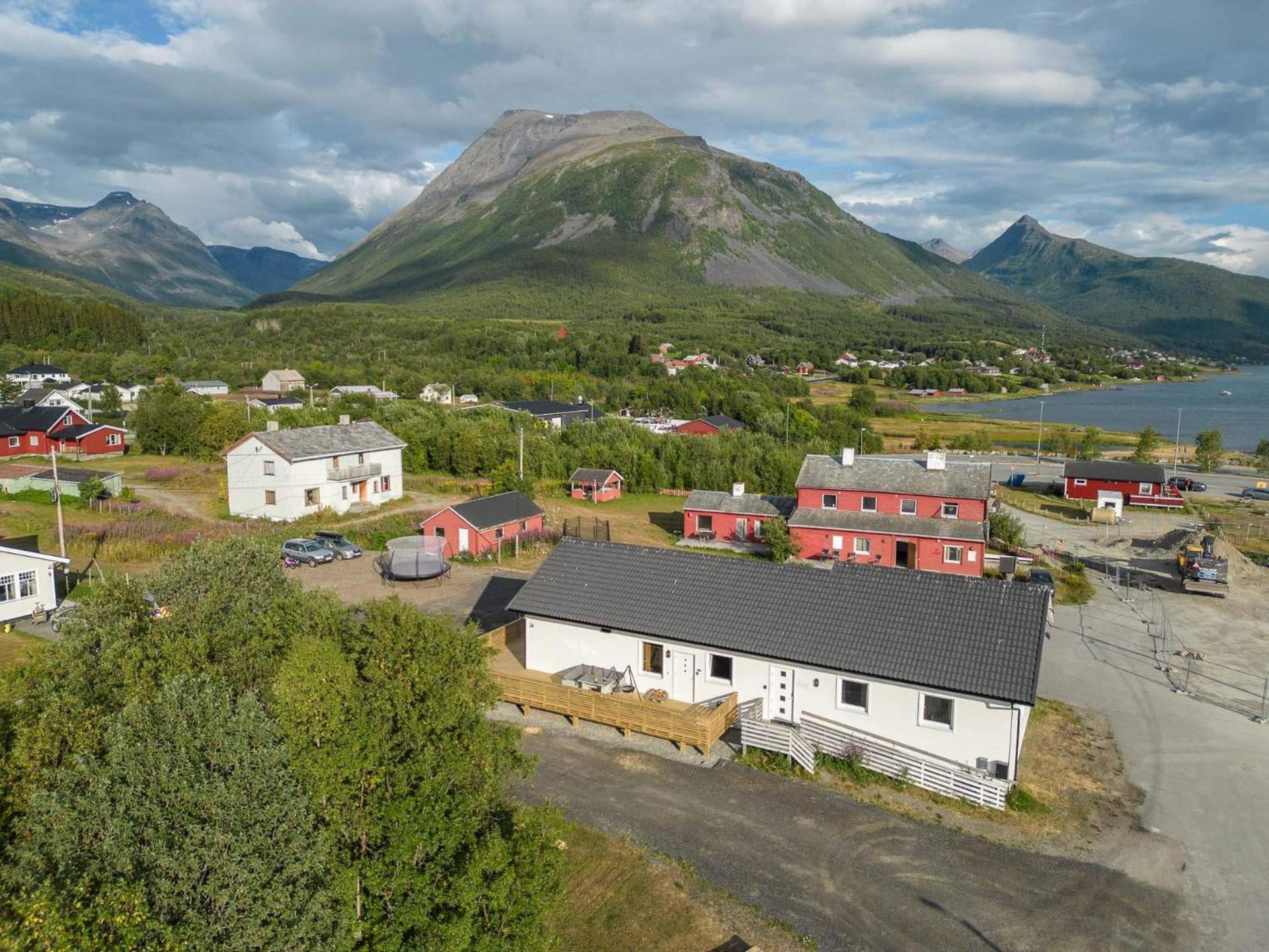 Alpan Apartments, Lyngenfjord Olderdalen Exterior photo