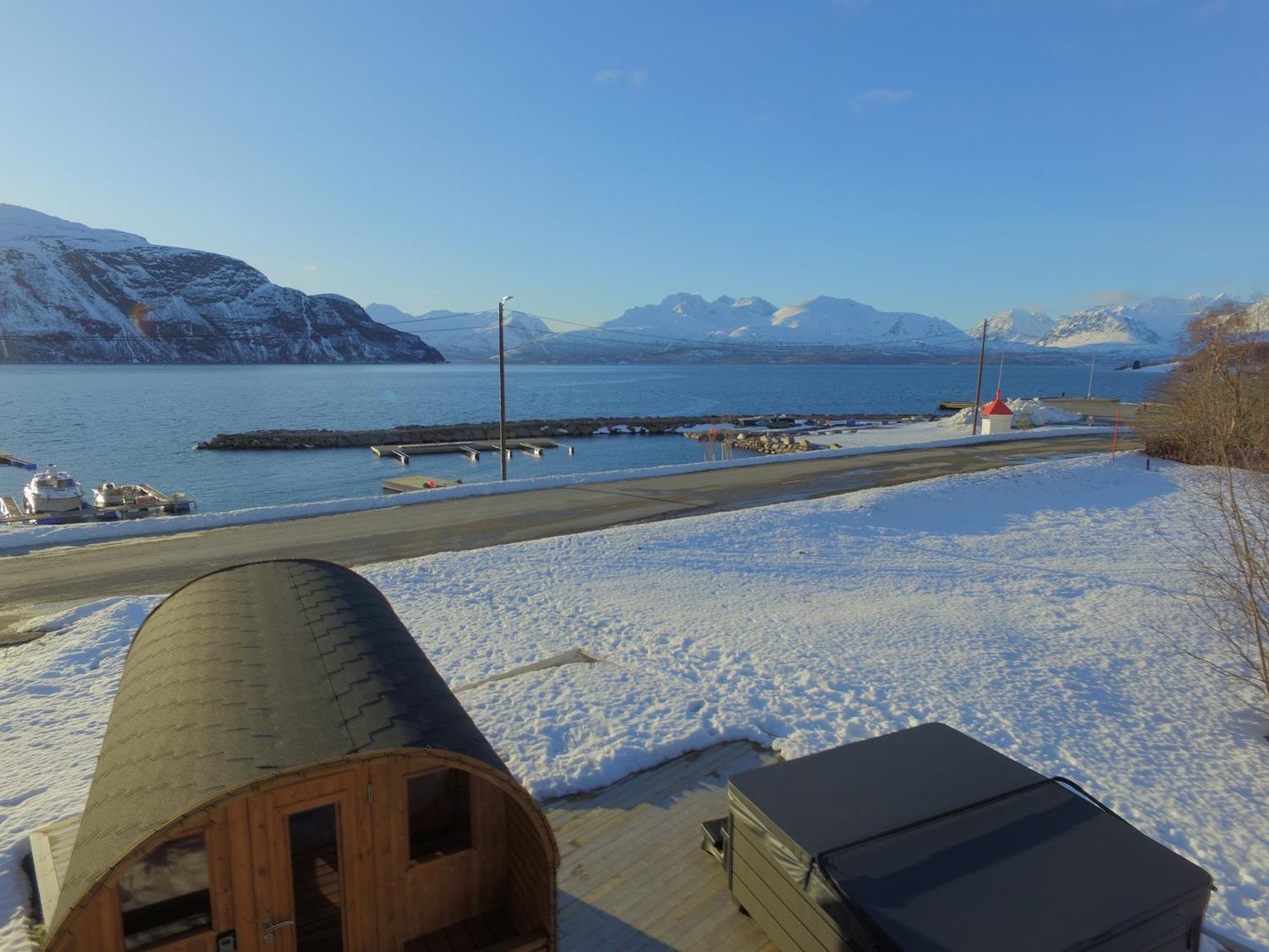 Alpan Apartments, Lyngenfjord Olderdalen Exterior photo